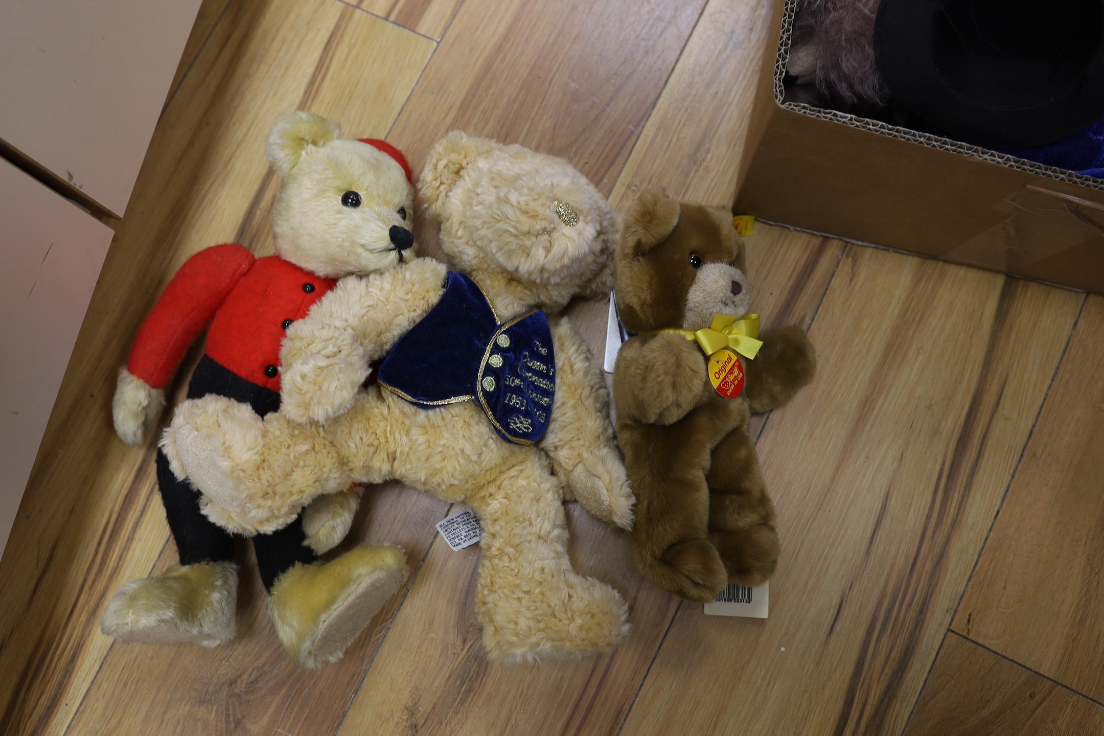 Eleven modern bears